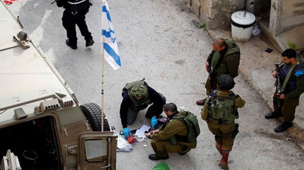 Ushtarët sionistë hapin zjarr ndaj palestinezëve/ martirizohet një i ri palestinez