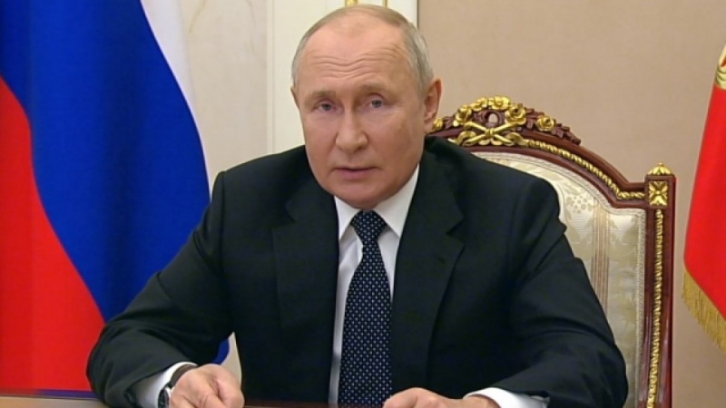 Владимир Путин: Ғарб санкцияларидан сўнг Россия кучайиб бормоқда