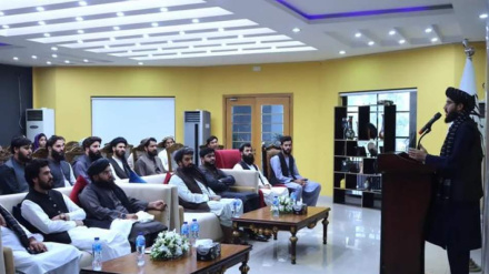 په اسلام آباد کې د افغانستان سفارت کډوالو ته د پاسپورټونو د وېش اعلان وکړ