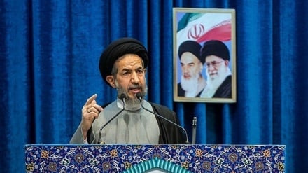 خطیب جمعه تهران: اظهارات رئیس جمهور آمریکا ضد ایران تحریف جسورانه واقعیت است؛ نسل‌کشی در غزه  با سلاح‌های آمریکایی انجام می‌شود  