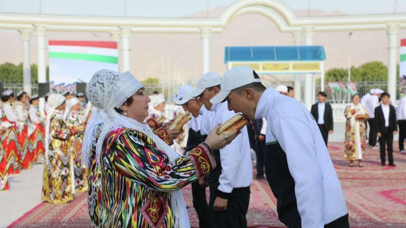 بررسی شیوه های اعزام جوانان تاجیک به خدمت سربازی