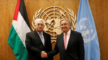 הנשיא הפלסטיני נפגש עם מזכ