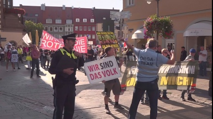Tausende demonstrieren gegen Regierungskoalition in der deutschen Stadt Schweinfurt