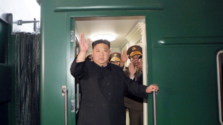 北朝鮮総書記がロシア入り、軍関係者が随行