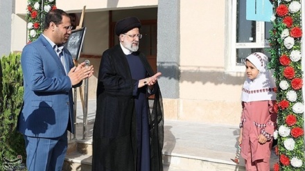 Iranian president inaugurates new school year