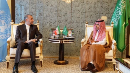 Pertemuan dan Dialog antara Menlu Iran dan Arab Saudi di New York