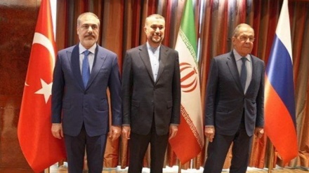  Iranian, Russian, Turkish FMs meet in New York to discuss Syria crisis 