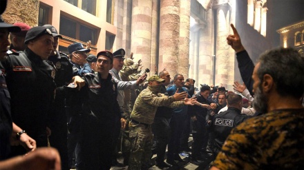 Protestuesit armenë kërkojnë dorëheqjen e Nikol Pashinyan