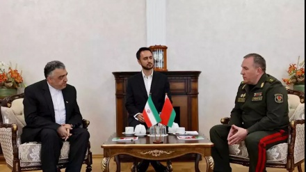 Министр обороны Беларуси и посол Ирана обсудили двустороннее сотрудничество