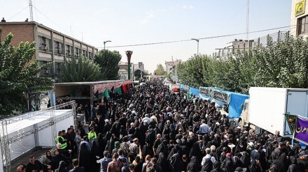 Ribuan Warga Tehran Ikuti Pawai Arbain (3) 