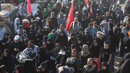 Arbaeen march; showing love and affection to Imam Hussein (PBUH)