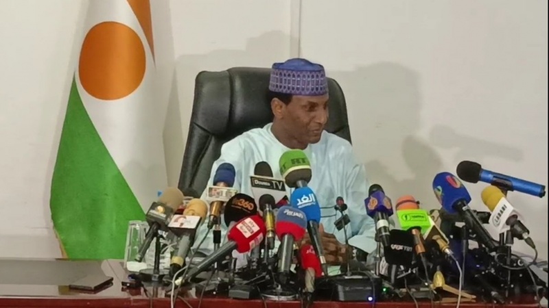 Премьер-министр Нигера: Послу Франции нет места в нашей стране