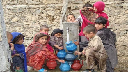 زابل ولايت کې شاوخوا (۳۰۰) کورنيو ته د څښاک پاکې اوبه برابري شوي نور دغه راپور لرو