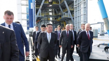 Kim Jong-un viziton një fabrikë ruse të armëve
