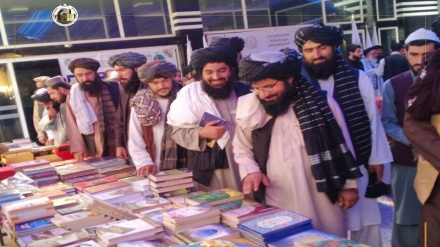 کابل طبي پوهنتون کې د کتاب لوستلو درې ورځنی نندارتون جوړ شو