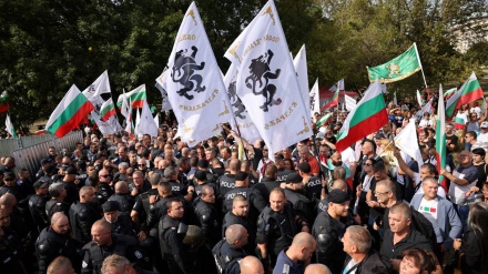 Bullgarët protestojnë kundër qeverisë perëndimore dhe bazave ushtarake të NATO-s