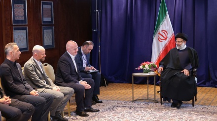 Предложение президента ФИФА президенту о проведении командного матча «Звезды мира» и «Звезды Ирана»