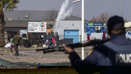 Sudafrica: 18 uccisi in due sparatorie di massa