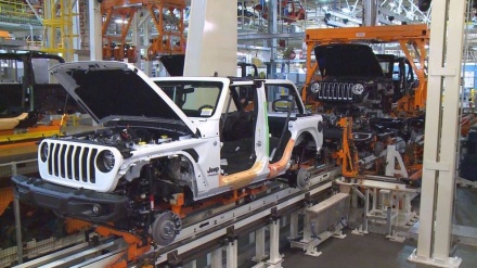 Usa, primo sciopero dei lavoratori dell'auto: chiedono aumenti e migliori condizioni
