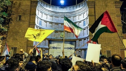 Iranians protest outside French, UK embassies after Israeli carnage