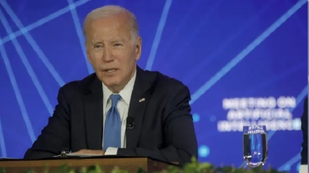 ביידן חתם על החוק המגביל את השימוש בבינה מלאכותית