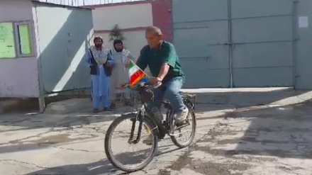 د ایران بایسکل چلونکی د افغانستان جلال اباد ښار ته رسیدلی نور تفصیل دلته واورئ