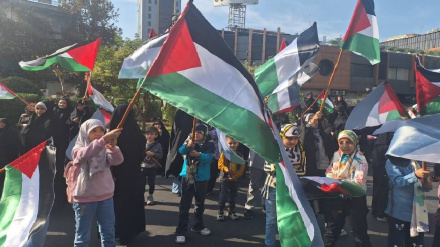 Tehran, le mamme in piazza per solidarietà con Gaza + VIDEO