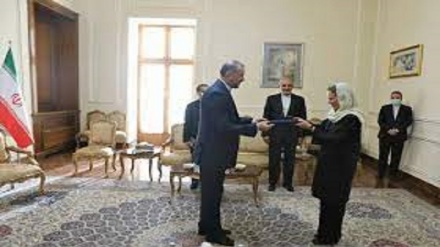 Iran: Abdollahian ha ricevuto le credenziali di nuovi ambasciatori stranieri a Teheran
