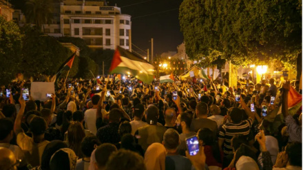 מפגינים הסתערו על שגרירות ישראל בעמאן