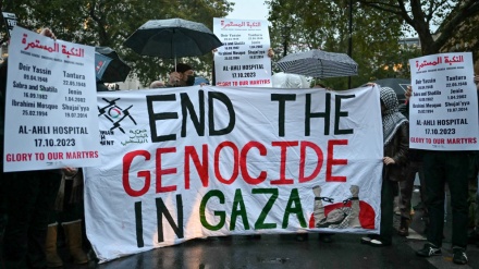 Palästinensische Unterstützer halten in London Mahnwache für Gaza-Opfer ab