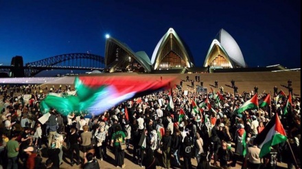 Pro-palästinensische Demonstranten versammeln sich vor dem Sydney Opera House
