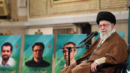 8 книг, написанных лидером Исламской революции, которые недавно вышли в свет, были переведены на арабский язык