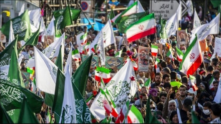 Tahran'da İslam Peygamberi'nin -saa- veladet günü kutlandı