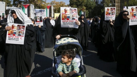 تجمع امدادگران و کادر درمان در میدان فلسطین