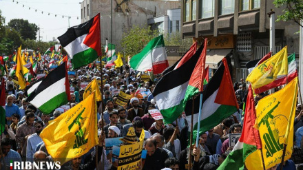 (FOTO) Iran, proteste a Qom contro crimini di Israele a Gaza - 2