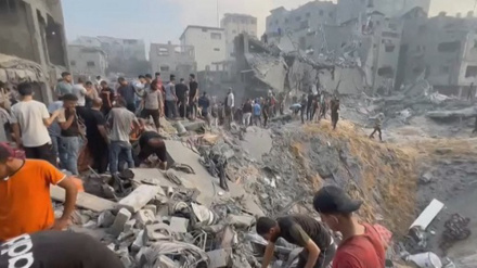  Israeli airstrike on Jabaliya refugee camp in Gaza leaves at least 200 Palestinians dead, mostly women and children 