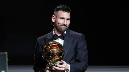Calcio, Lionel Messi conquista l'8° Pallone d'oro + VIDEO