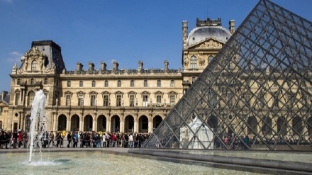 Francia, Louvre evacuato per allarme bomba + VIDEO