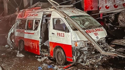 Selain Menyerang Rumah Penduduk, Israel juga Mengebom Ambulans