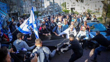 তেল আবিবে নেতানিয়াহুর মন্ত্রিসভার বিরুদ্ধে ইহুদিবাদীদের ব্যাপক বিক্ষোভ