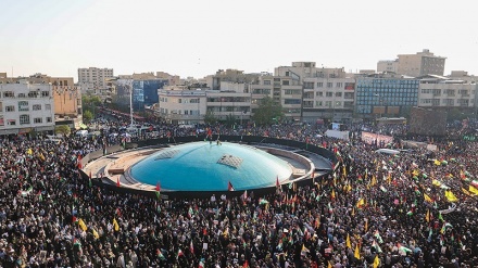 Kecam Kejahatan Israel, Warga Iran Turun ke Jalan