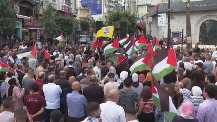 Hundreds of demonstrators rally in Ramallah in solidarity with Gaza 