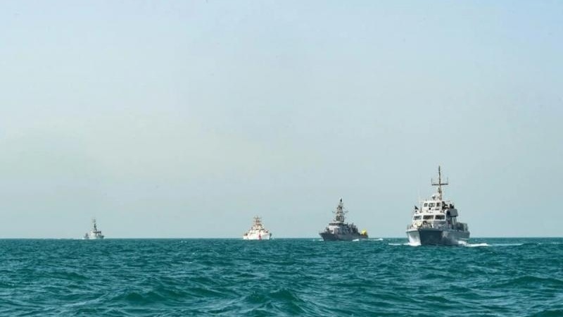 manuver militer Iran, di Teluk Persia