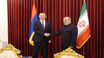 Iran: Il segretario del Consiglio di sicurezza nazionale armeno è arrivato a Teheran