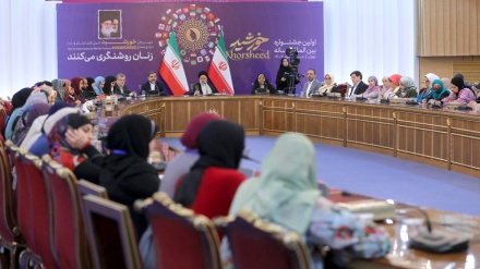 Präsident Raisi: Westen verletzt Rechte der Frauen und nutzt sie als Instrument
