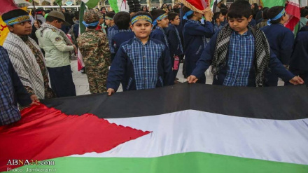 (FOTO) Ragazzi di Qom: sostegno e solidarietà ai bambini di Gaza