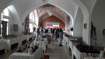 Հայաստանի պետական ​​համալսարանի ուսանողներն այցելել են Երևանի Կապույտ մզկիթում կայացած Իրանի մշակութային ցուցահանդես
