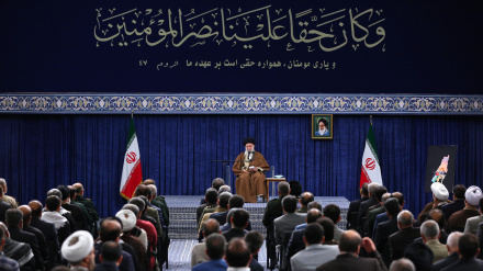 (FOTO) Ayatollah Khamenei alle commemorazioni di 6555 martiri di Lorestan