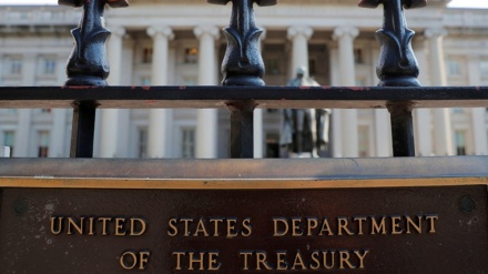  As US budget deficit soars to $1.7 trillion, Biden requests $106 billion for Ukraine, Israel 
