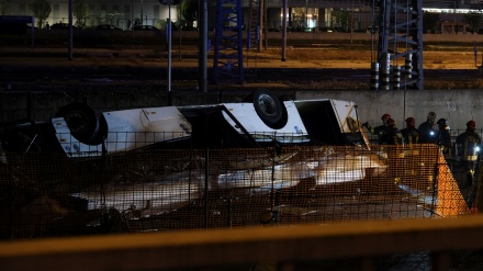 伊ベネチアでバスが陸橋から落下　少なくとも21人死亡
